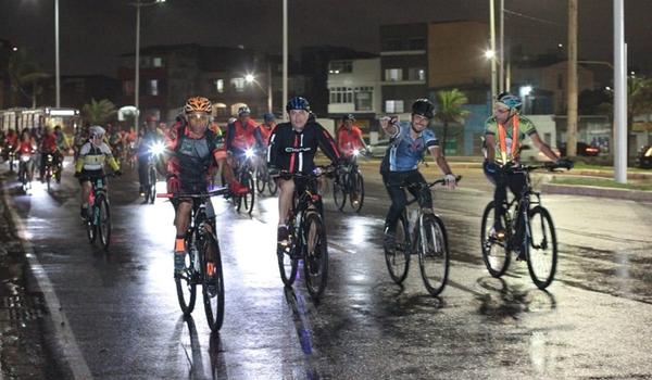 Ciclistas organizam passeio gratuito "especial de Natal" nesta quarta-feira