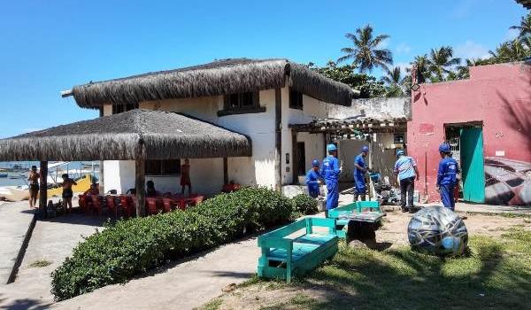 Comércios e residências são flagrados com "gato" de água em Itapuã