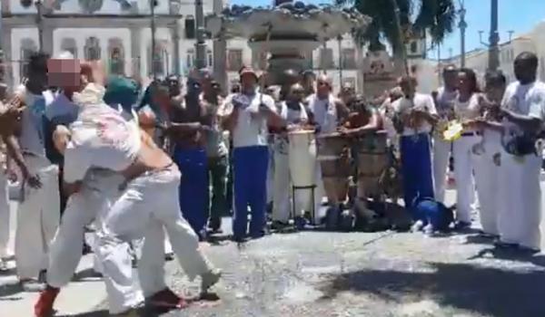 Assista: roda de capoeira acaba em briga generalizada no Pelourinho