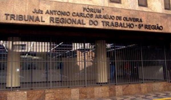 Tribunal Regional do Trabalho só processará medidas urgentes no fim de ano