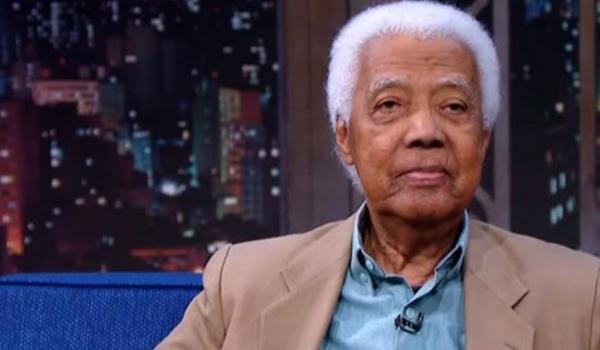 Aos 85 anos, morre o baiano Bira, baixista carismático do Sexteto de Jô Soares