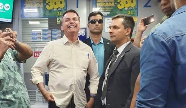 Bolsonaro explica aposta no número 13 na Mega-Sena da Virada; "sugestão"