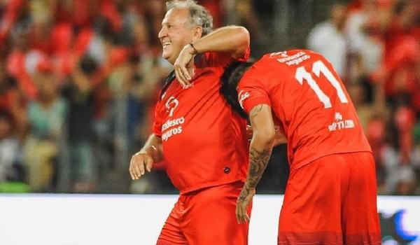 Jogo das Estrelas tem fratura de Petkovic e bolada em neto de Zico