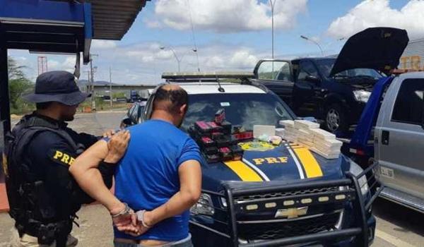 Mais de 50 Kg de drogas são encontradas dentro de carro guinchado em Jequié; suspeito é preso