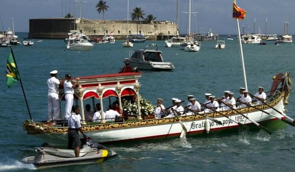 Bom Jesus dos Navegantes: procissão marítima é acompanhada por fiéis no primeiro dia do ano