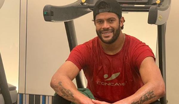 Hulk diz que gravidez de sua nova namorada "não procede"