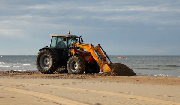 Empresária morre atropelada por trator enquanto se bronzeava em praia; saiba mais