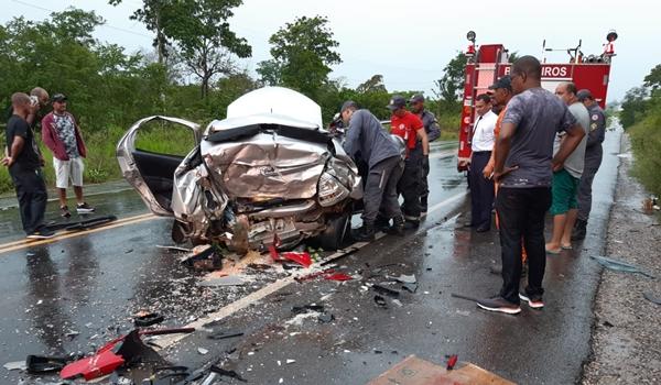 Acidente envolvendo dois veículos deixa idosa morta entre Catu e Pojuca