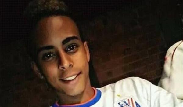 Jovem é assassinado após ser retirado de partida de futebol em Salvador