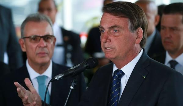 Bolsonaro desiste de conceder subsídio de energia elétrica a igrejas