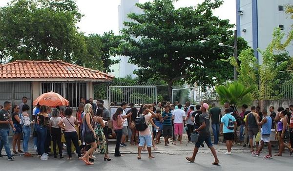 Quase 90 mil candidatos realizaram as provas do concurso público da PM neste domingo na Bahia