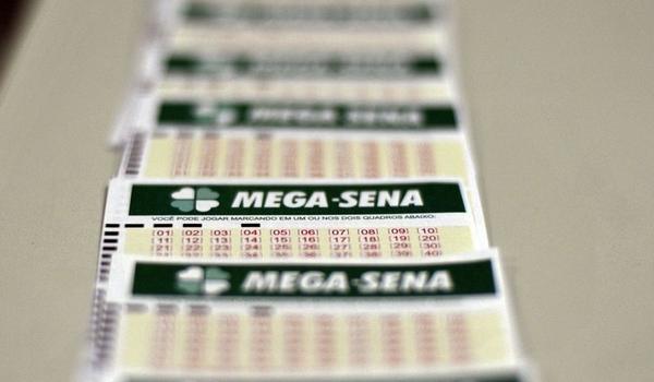 Mega-Sena acumula e deve pagar prêmio de R$ 40 milhões no sábado