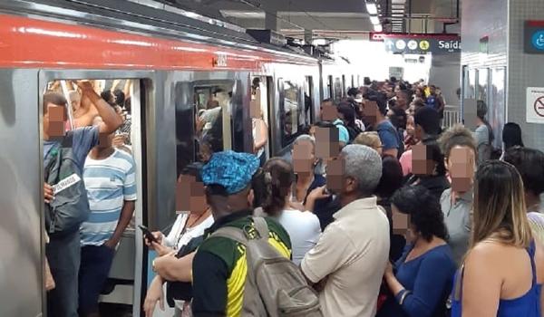 Paralisação de operação da Linha 2 do Metrô de Salvador deixa estações lotadas