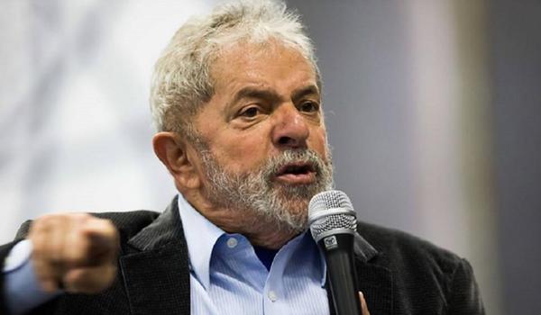 "Vamos eleger mulher",  diz Lula ao comentar sobre eleições em Salvador