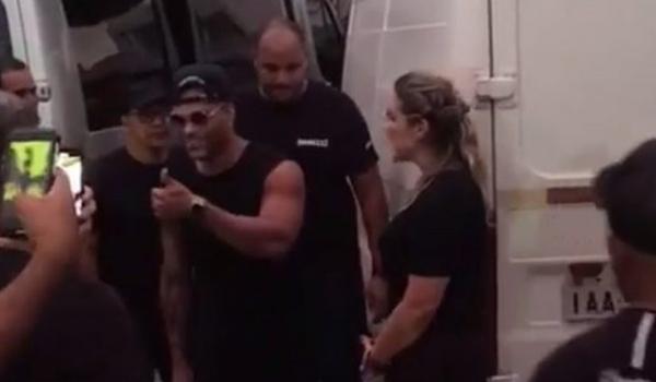 Tony Salles se atrasa para show e é recebido na festa com bronca e empurrão; veja vídeo