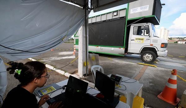 Trios elétricos começam a ser vistoriados para o Carnaval de Salvador