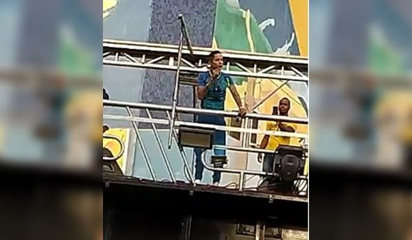 Assista! Kannário denuncia retirada de PMs durante show em Juazeiro; "a gente não precisa pra se comportar"