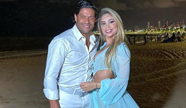 Hulk publica primeira foto ao lado da nova namorada, sobrinha da ex-mulher 