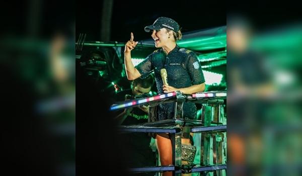 "We can do it": Claudia Leitte faz homenagem à Guarda Civil no primeiro dia de Carnaval