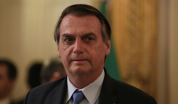 "Ei, Bolsonaro, vai tomar no c*", gritam foliões durante passagem de Ivete pela Barra