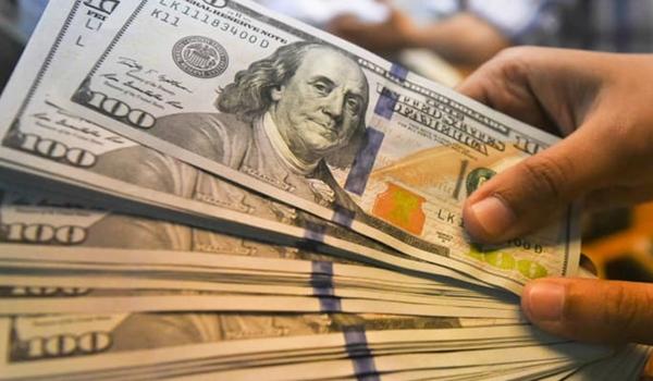 Dólar chega a R$ 4,50 em novo recorde histórico e internet não 'perdoa'; veja memes