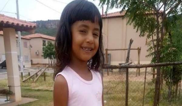 Criança de 5 anos é morta durante atentado a padrasto na Bahia; suspeito é detido