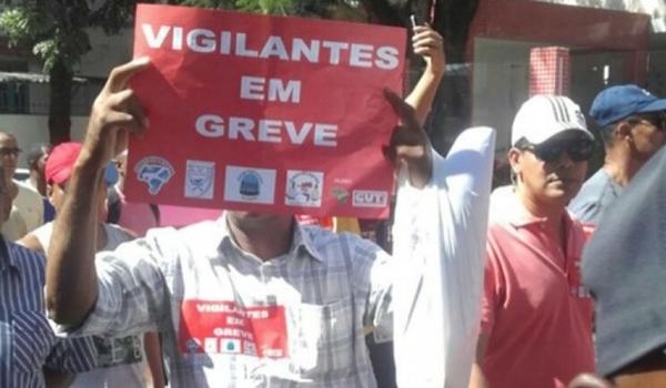 Greve de vigilantes fecha bancos e museus na Bahia; categoria reivindica aumento de salário 