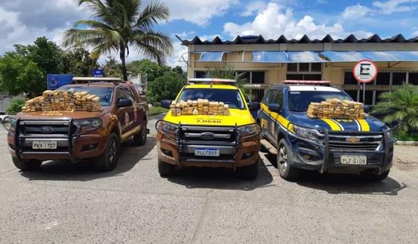 Carro roubado em Salvador é achado com quase 150 quilos de maconha na BR-101