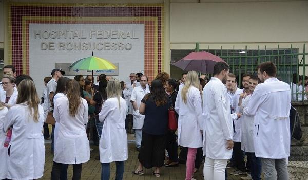 Coronavírus: mais de 5 mil médicos devem ser contratados para reforçar equipes de saúde