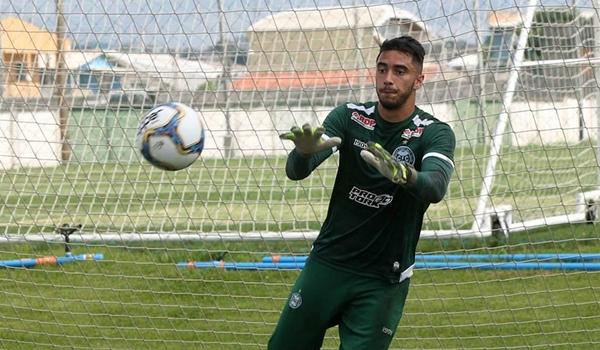 Vitória anuncia contratação do goleiro César, ex-Coritiba