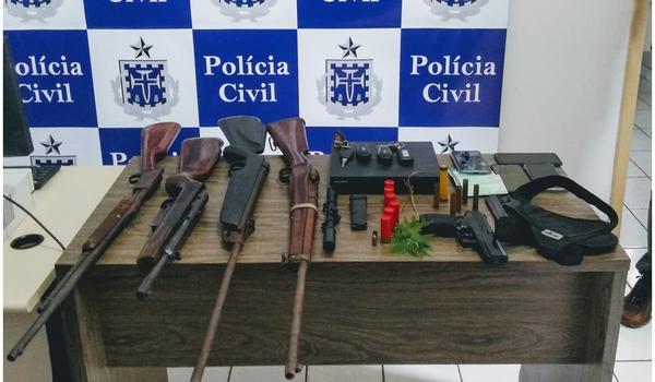 Canudos: polícia localiza e apreende armas enterradas em sítio; seriam utilizadas para assaltos a bancos 