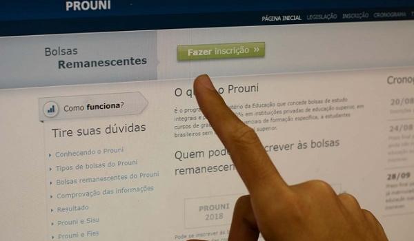 MEC decide prorrogar período das listas de espera do Prouni e Fies por tempo indeterminado