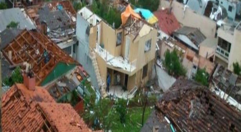 Exército vai ajudar moradores de cidade catarinense atingida por tornado