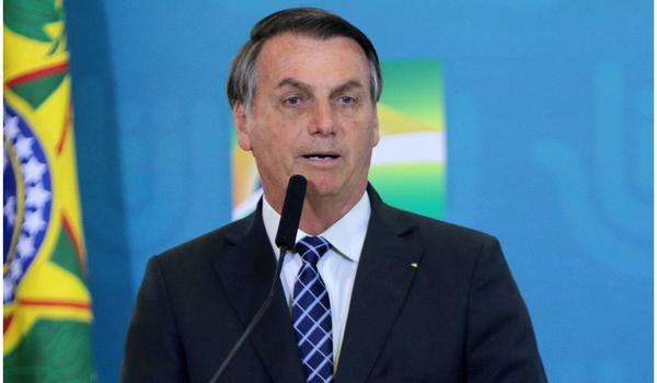 Bolsonaro autoriza que empresas deixem de pagar funcionários por quatro meses