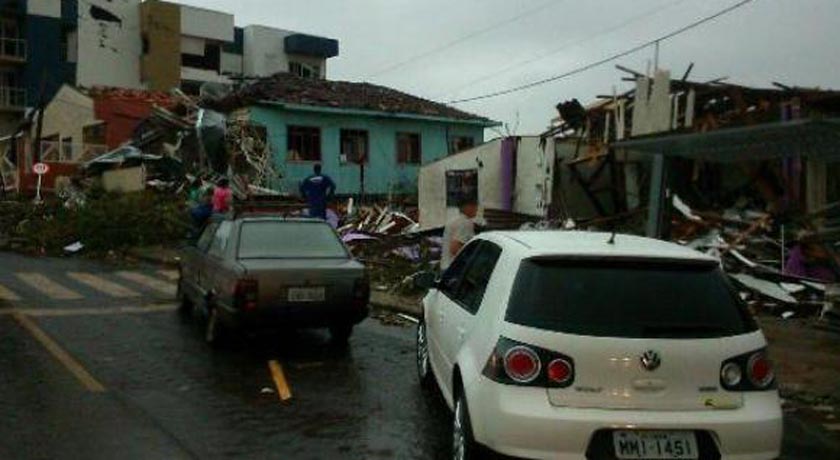 Mais de 10 mil pessoas foram atingidas por tornado em Xanxerê