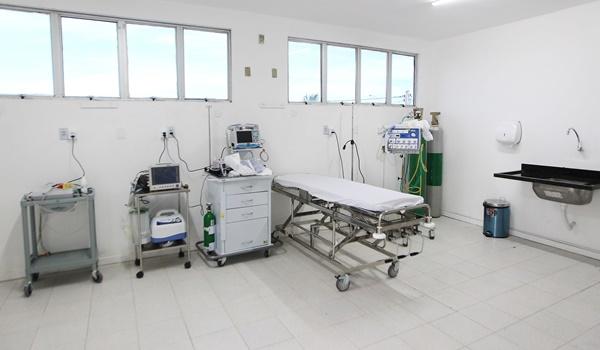 "Hospital Fazendão" já começa a receber pacientes: três pessoas estão internadas no CT