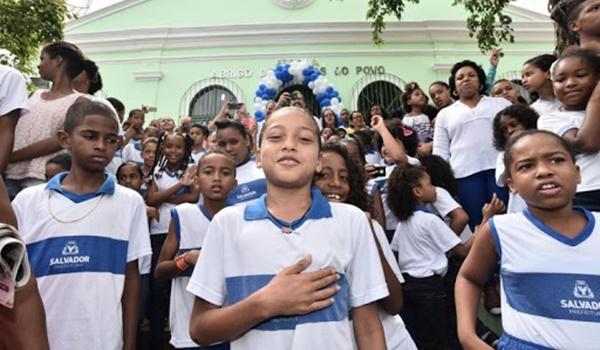 Governo vai autorizar menos de 200 dias anuais de aulas em escolas, mas carga horária vai aumentar