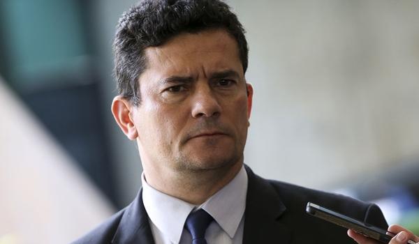 Sérgio Moro contraria Bolsonaro sobre isolamento social e se junta a outros importantes ministros 