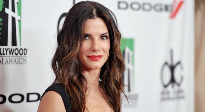 Aos 50 anos, Sandra Bullock é eleita a mulher mais bonita do mundo