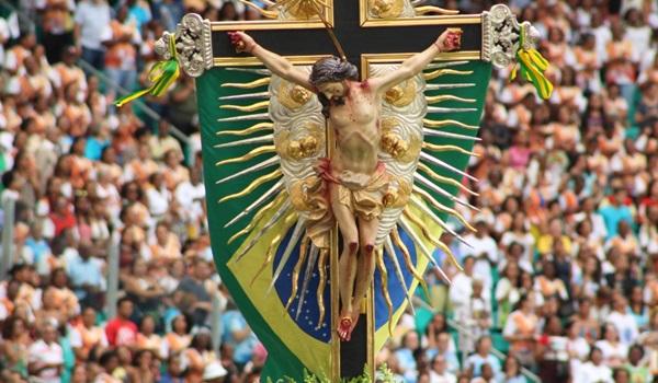 Imagem peregrina do Senhor do Bonfim percorrerá as ruas de Salvador na sexta-feira; saiba onde assistir