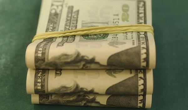 Dólar sobe pela 5ª vez seguida e aproxima-se de R$ 5,27 na maior cotação nominal desde a criação do real