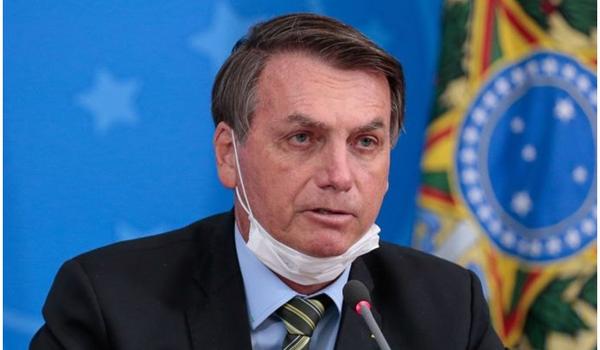 Antes de encontro com Mandetta, Bolsonaro usa redes sociais para defender uso da cloroquina : "algo eficaz"