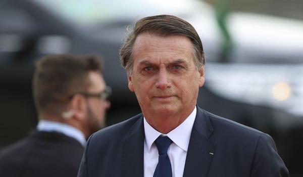 Bolsonaro contraria recomendações, sai de hospital e passeia por Brasília: "ninguém vai tolher meu direito de ir e vir"