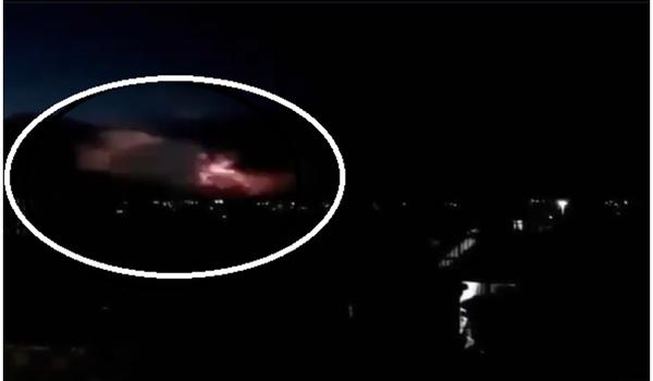 VÍDEO: clarão alaranjado no céu assusta moradores de Itapuã; "vi um monte de OVNI do tamanho de estrelas"