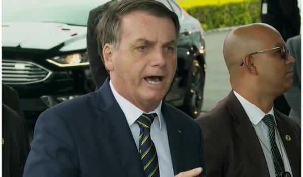 Após ser alvo de fortes críticas por participar do ato pró-ditadura, Bolsonaro dispara: "liberdade acima de tudo"