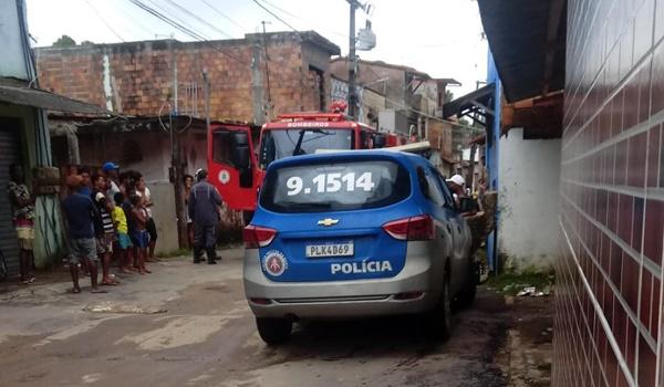 Casa desaba no Bairro da Paz por conta das chuvas; Codesal confirma ameaças de deslizamentos em 21 locais