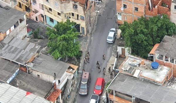 Homem morre após troca de tiros com a polícia durante operação no Nordeste de Amaralina