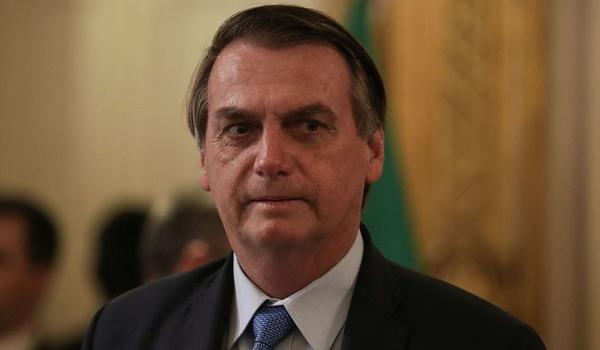 Temendo processos, Bolsonaro tenta aval do STF para nomear amigo do filho chefe da Polícia Federal