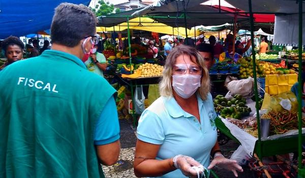 Feira de Santana recebe máscaras e álcool em gel doados pelo Governo do estado 