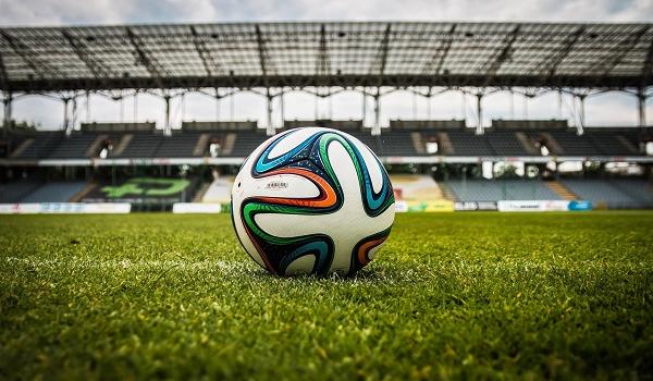 Ministro do Esporte italiano avalia encerrar temporada do futebol 2020 por causa de pandemia